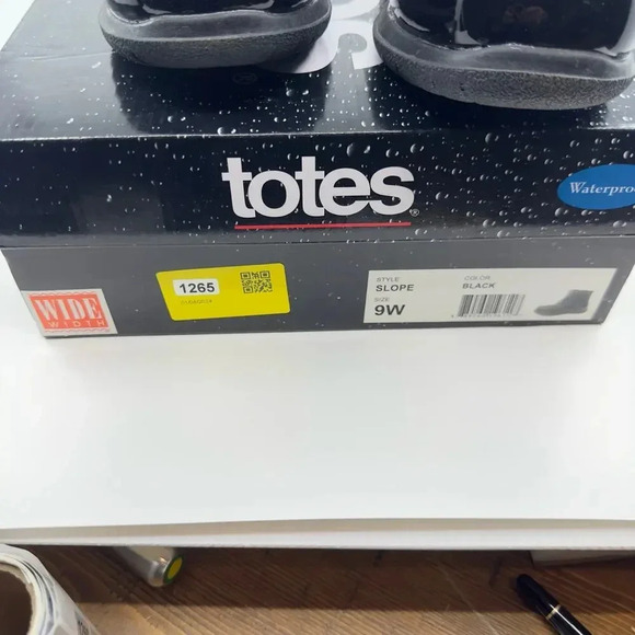 Totes Womens Slope Winter Snow Boots Waterproof Quilted Front Zip Black Size 9W - Picture 4 of 8